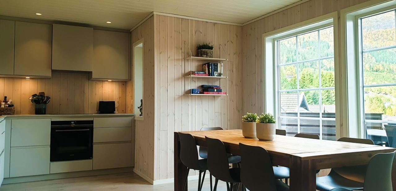 New And Exclusive Cottage In Voss With A Great View Skulestadmo Exteriör bild